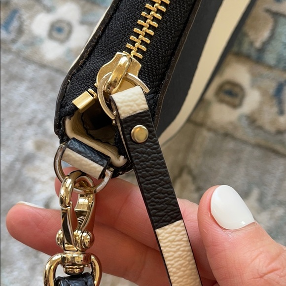 KATE SPADE QUENTIN JULIA WRISTLET by EVERPURSE - Picture 10 of 12